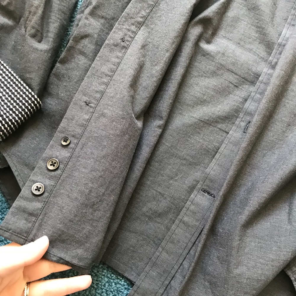 EXPRESS MENS GRAY BUTTON DOWN SHIRT DETAIL CUFFS - Picture 3 of 6